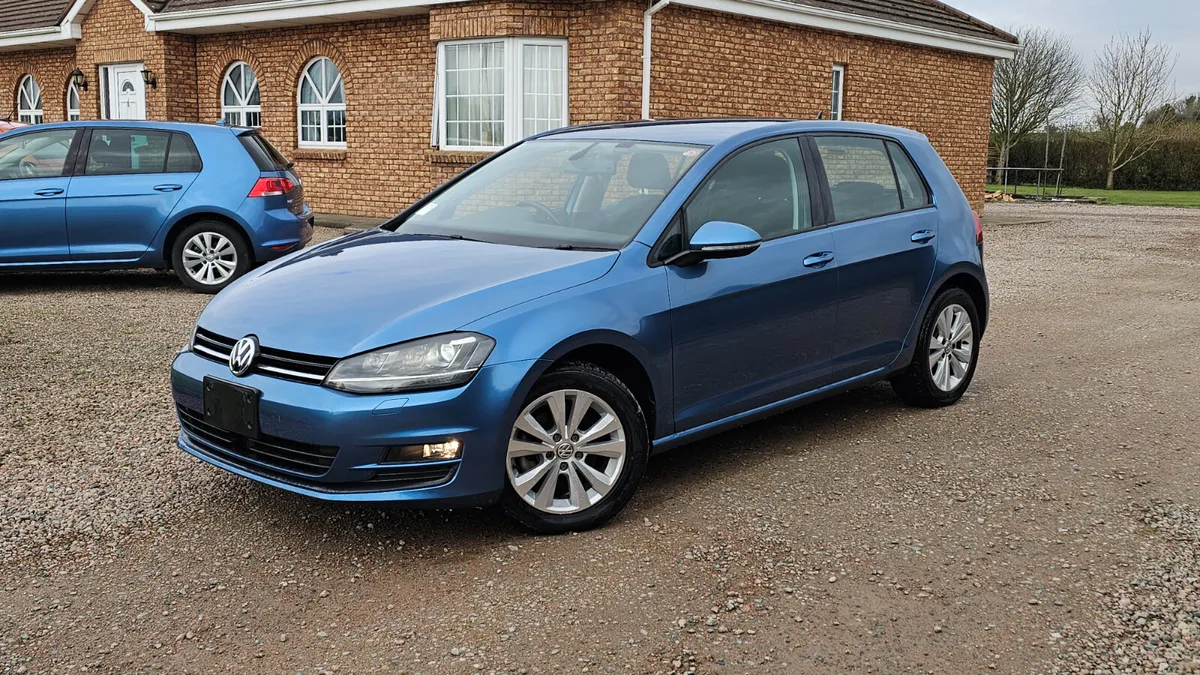 151 Volkswagen Golf Comfortline DSG Auto - Image 2