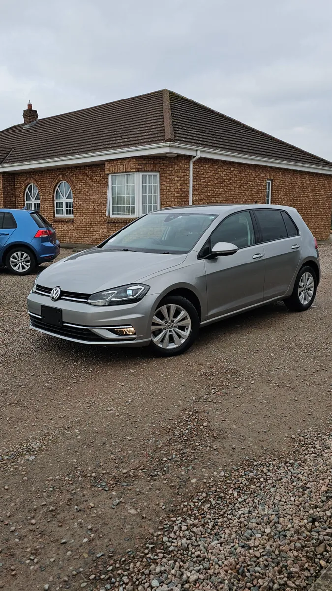 181 Volkswagen Golf Comfortline 27,500 Kms - Image 1