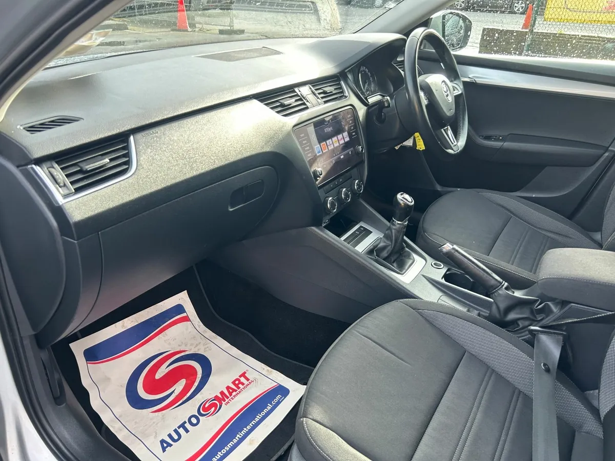 Skoda Octavia 2018 AMBITION 1.6TDI - Image 3
