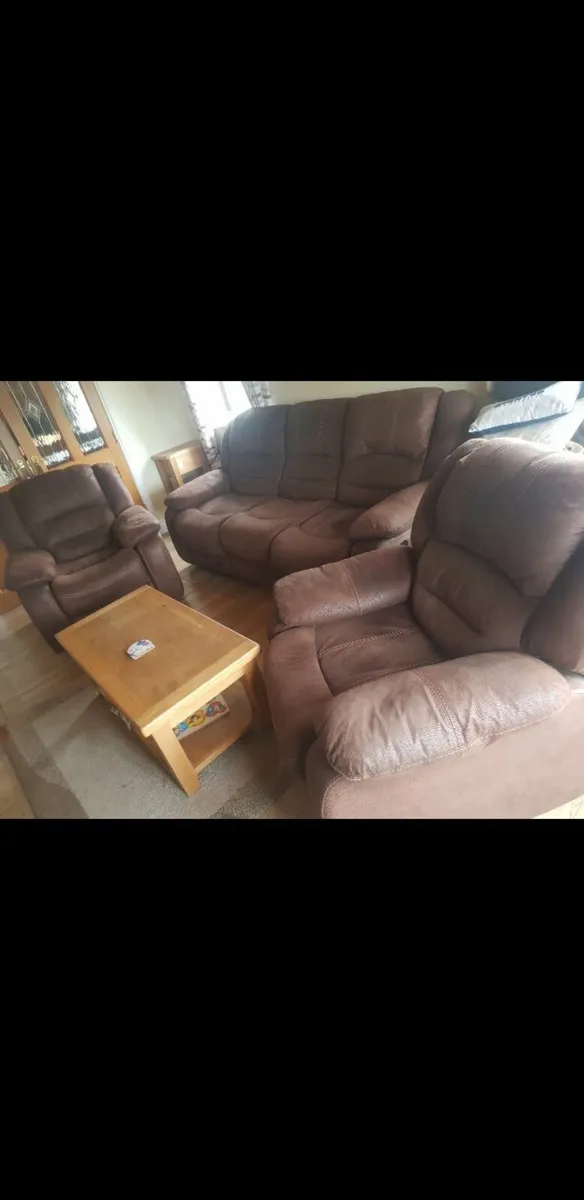 suite for sale reclining - Image 1