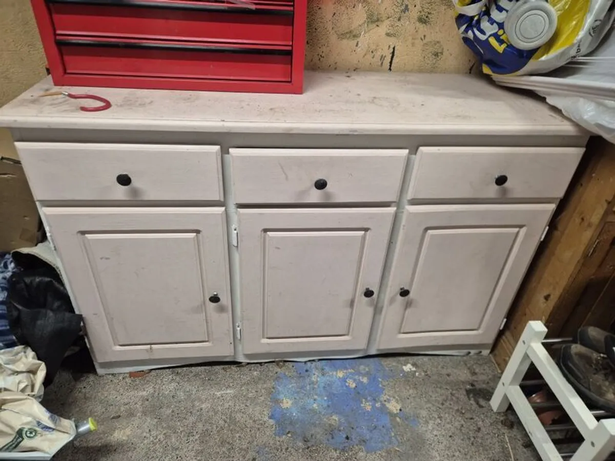 Cabinet - Image 1