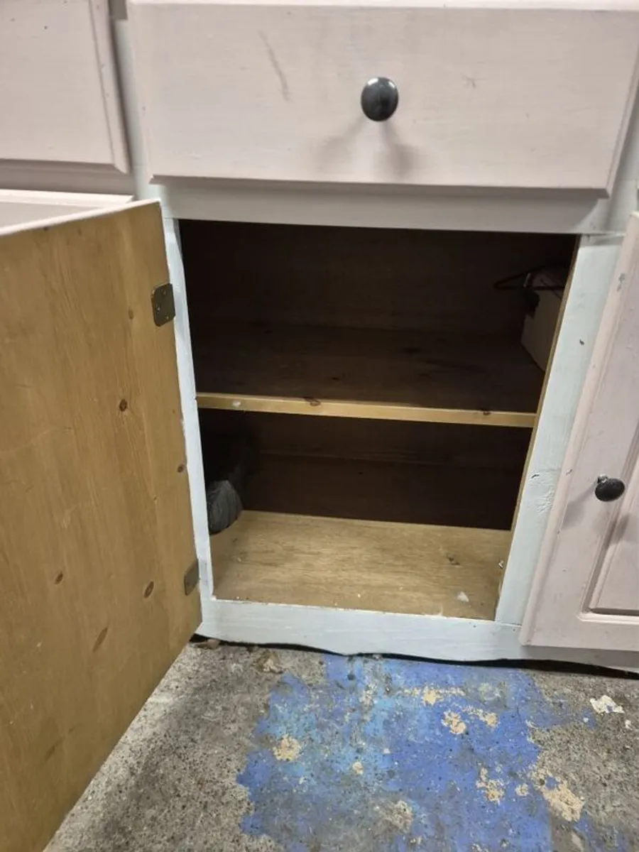Cabinet - Image 2