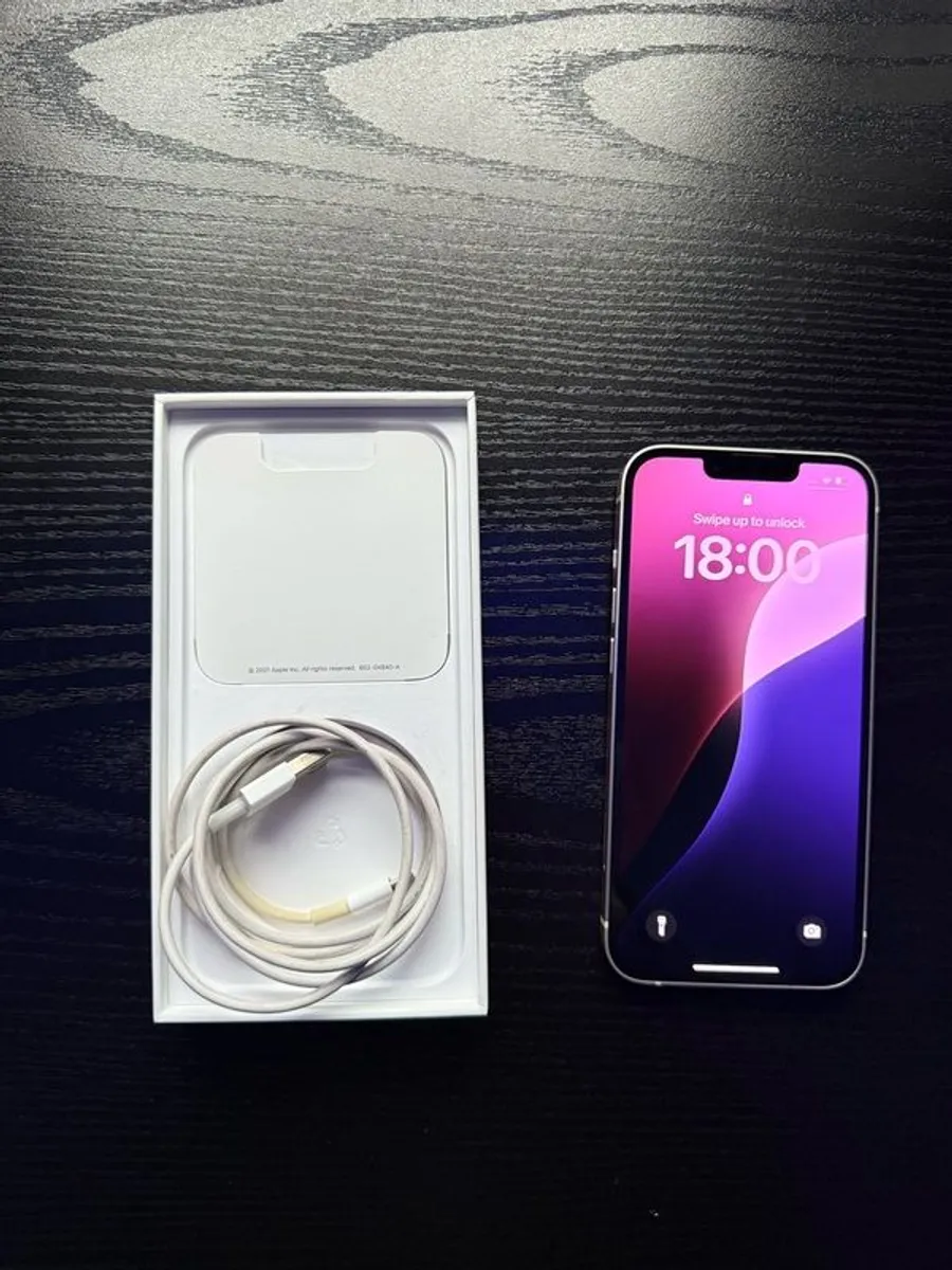 Iphone 13 - Image 3