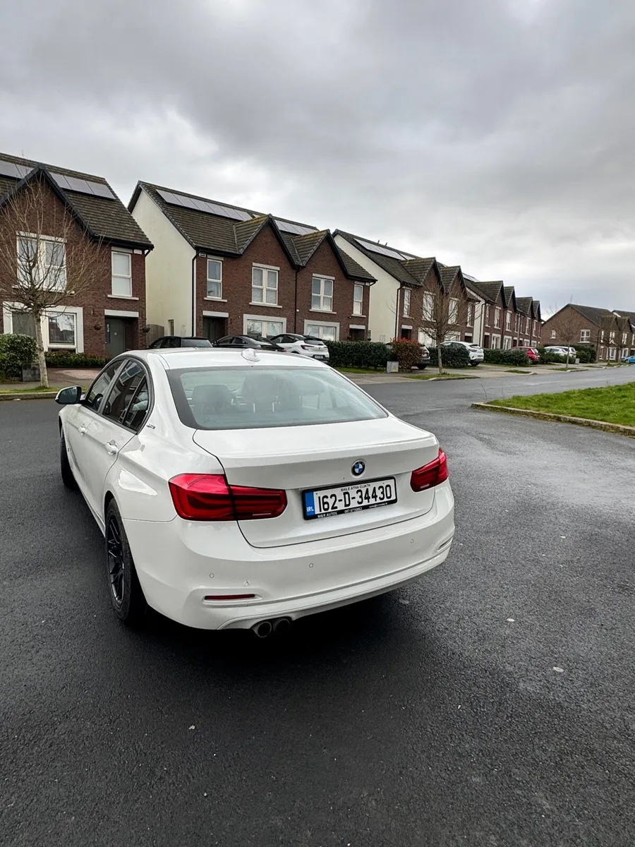 Car - Image 4