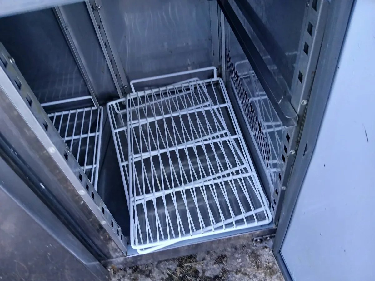 Staneless steel cabbinet ...prep unit delivered - Image 2