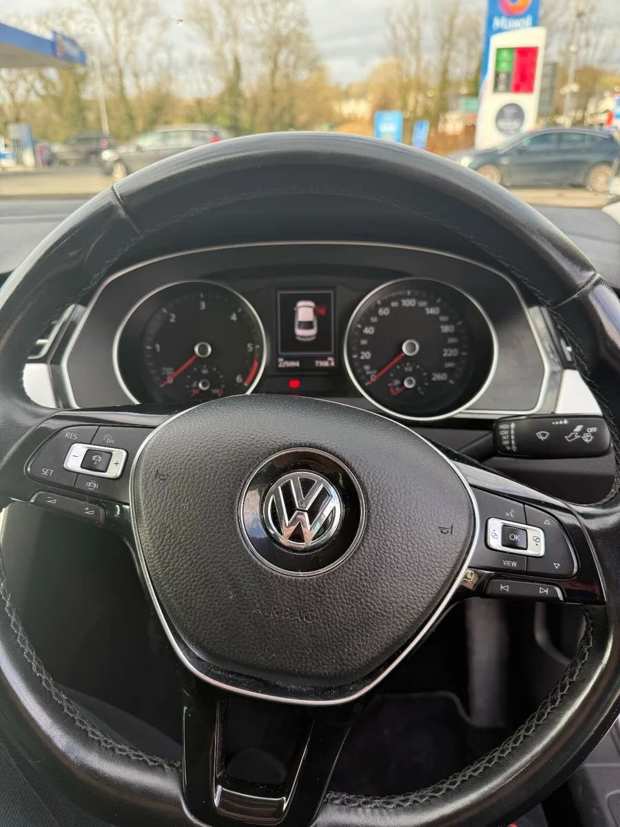 NEW NCT!!Volkswagen Passat 2019 - Image 2