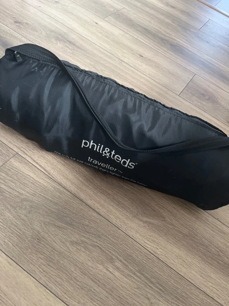 Phil & Teds Travel Cot - Image 3