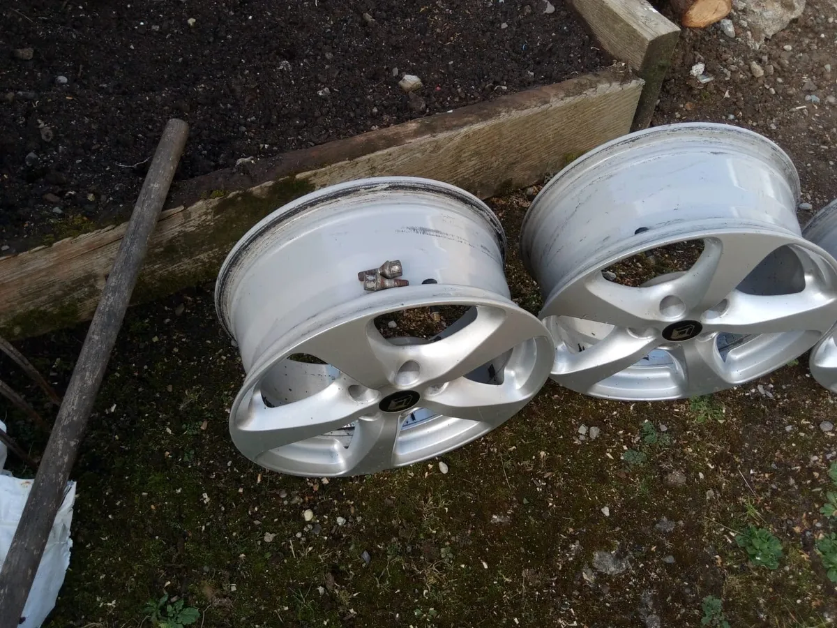 Alloy wheels - Image 3