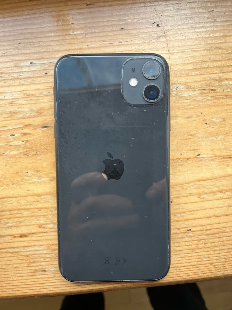 iPhone 11 - Image 2