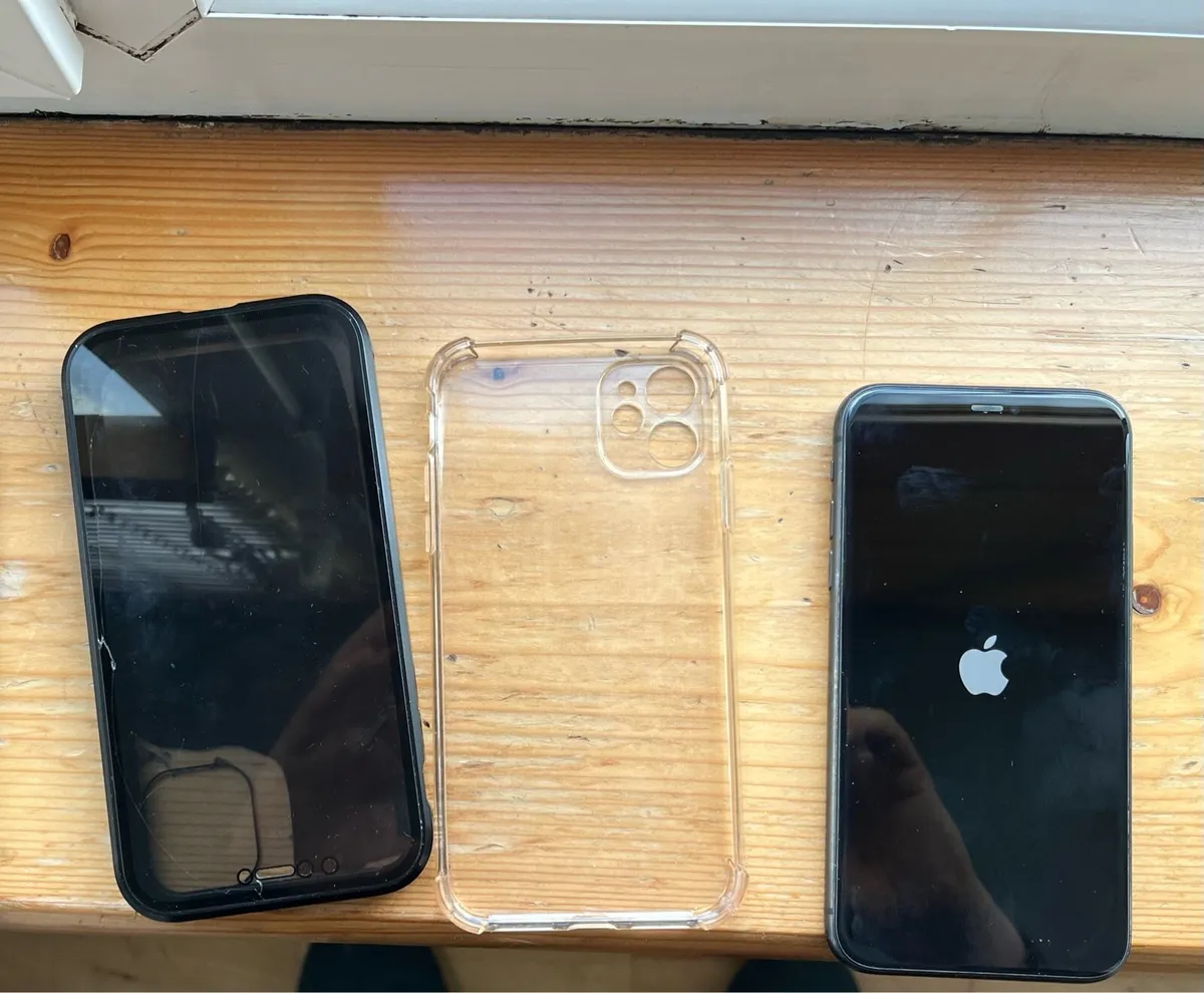 iPhone 11 - Image 3