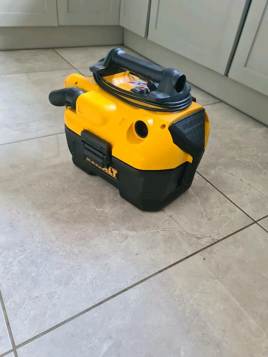 DeWalt XR WetVac - Image 2