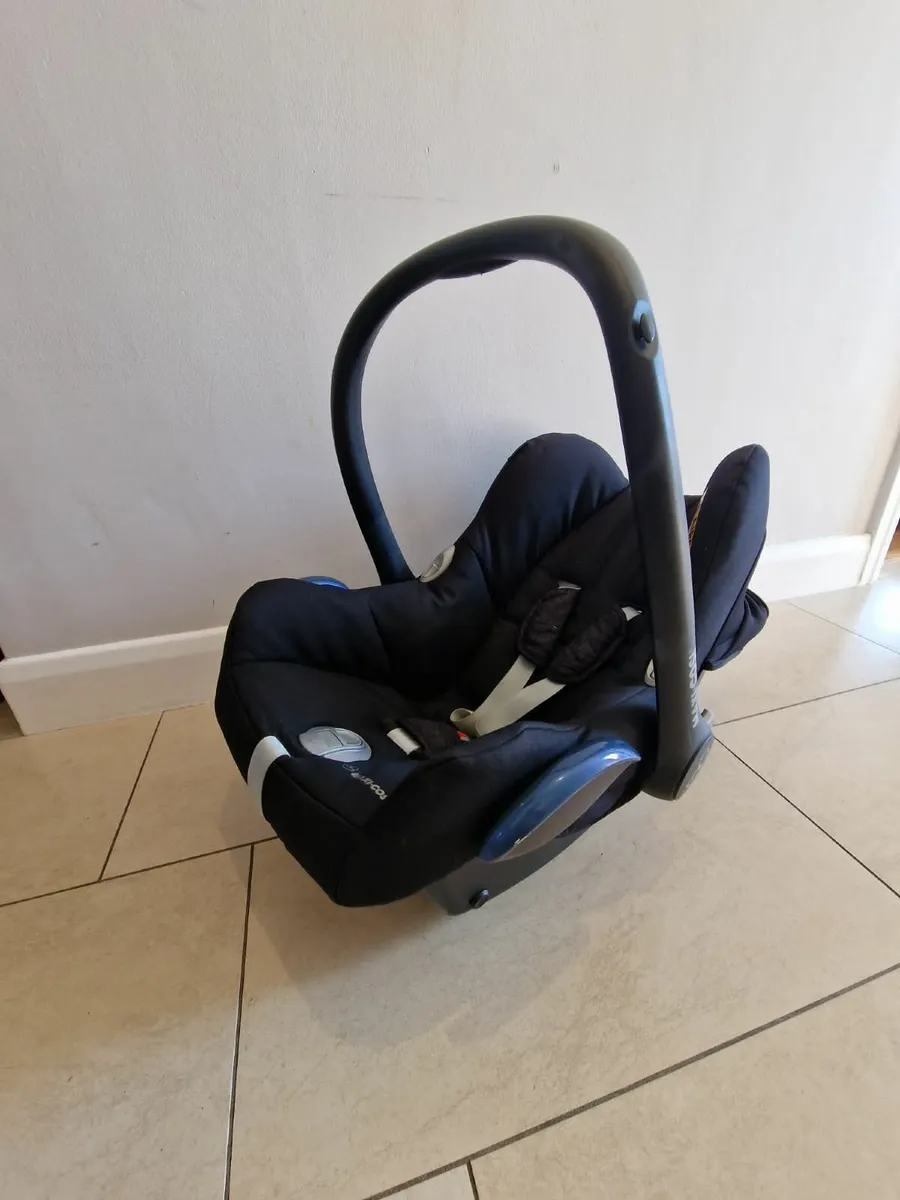 Child Car Seat - Image 1