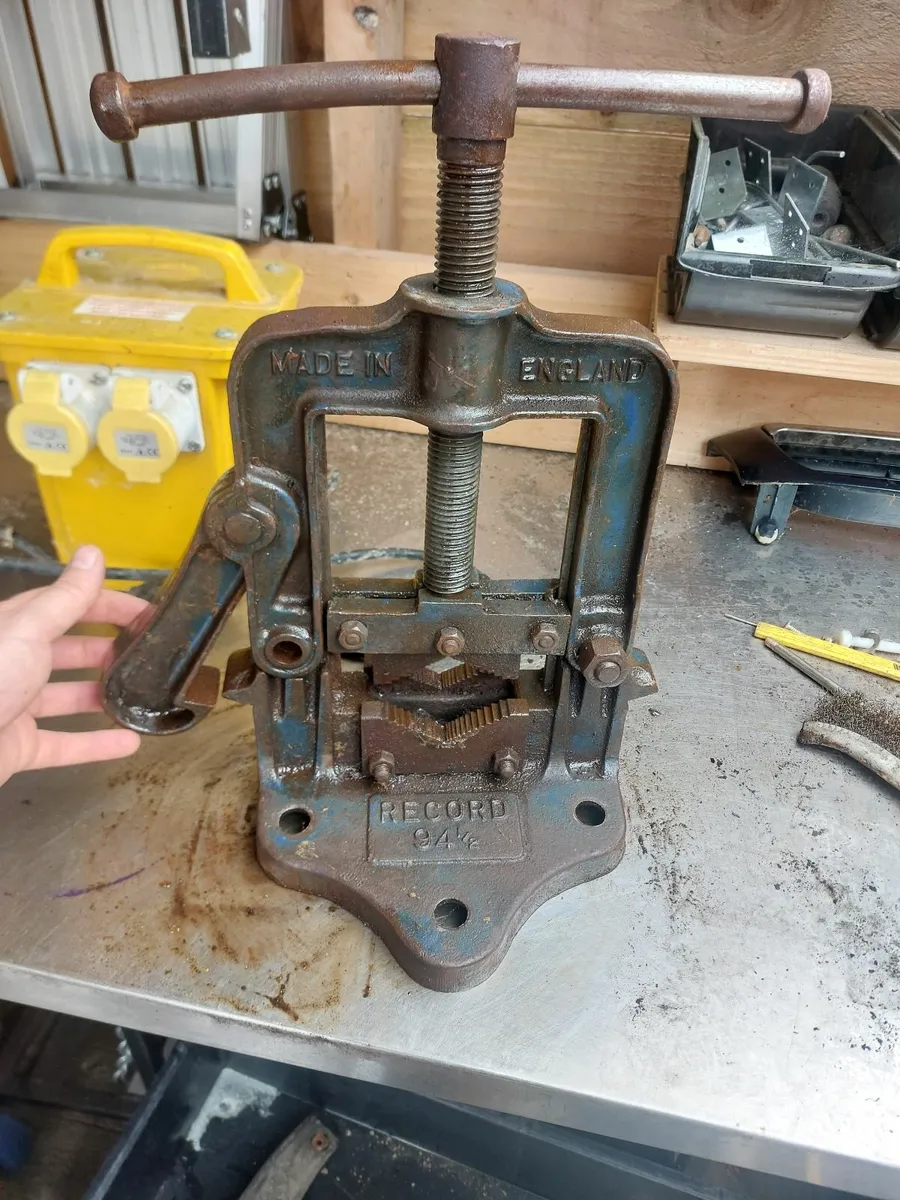 Pipe vise record