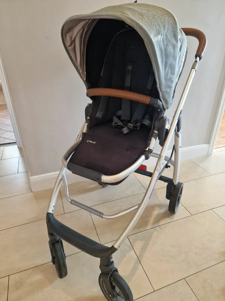 Child Stroller/Carry Cot etc. - Image 1