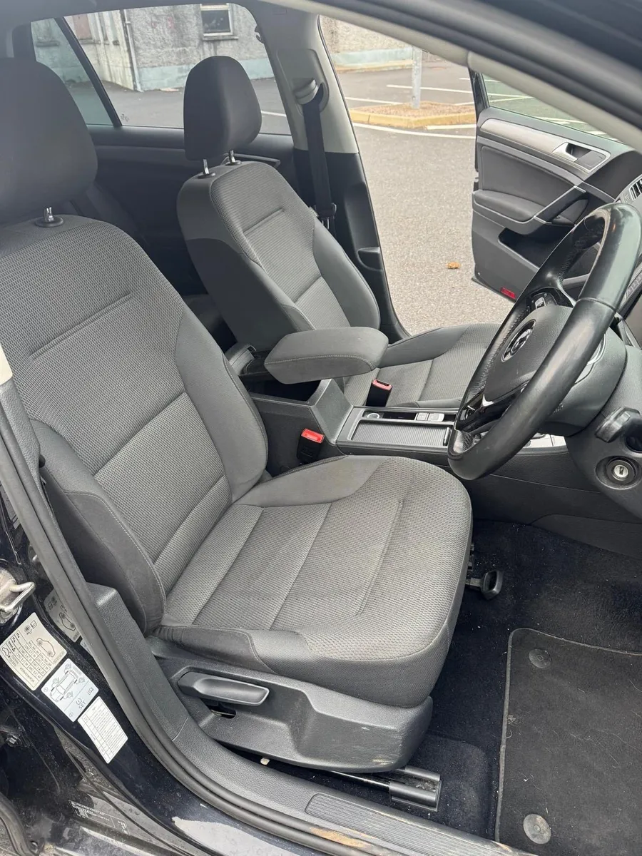 Volkswagen Golf - Image 4