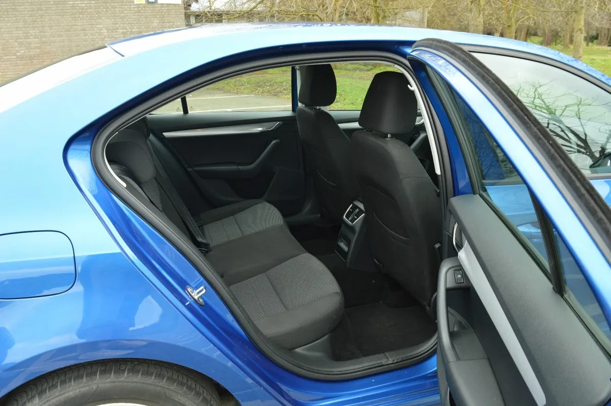 Skoda Octavia Ambient 1.2TSI 2015 - Image 4