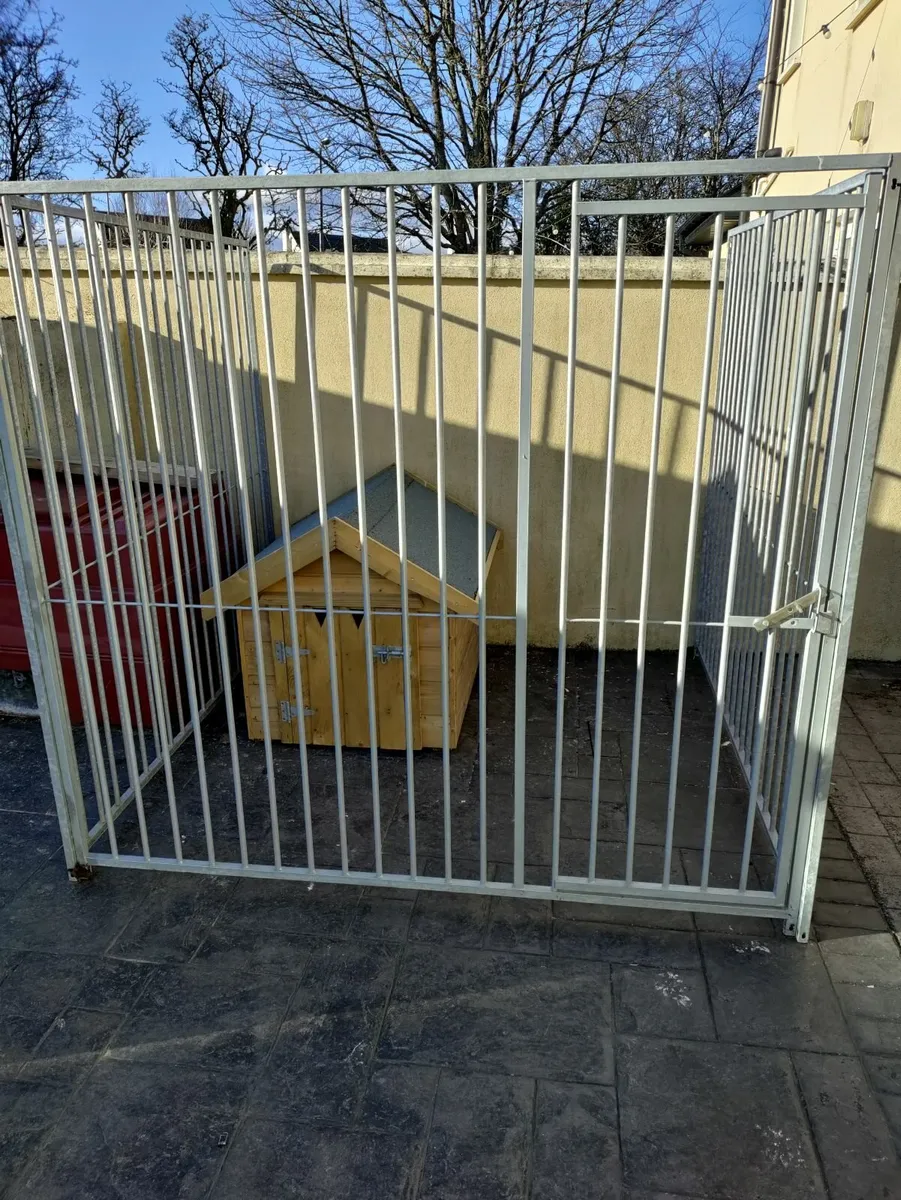 Dog Shed and pen/run - Image 3
