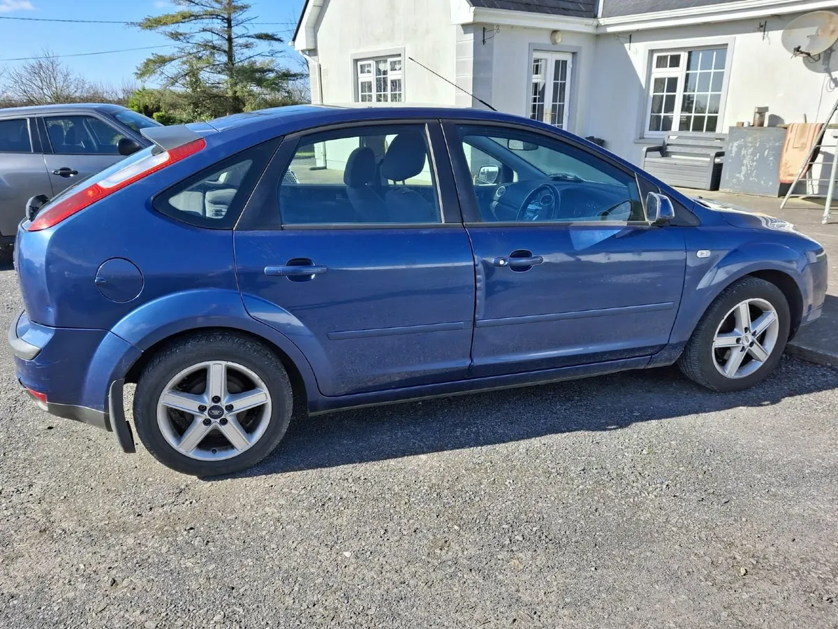 Ford Focus 2008 - Image 2