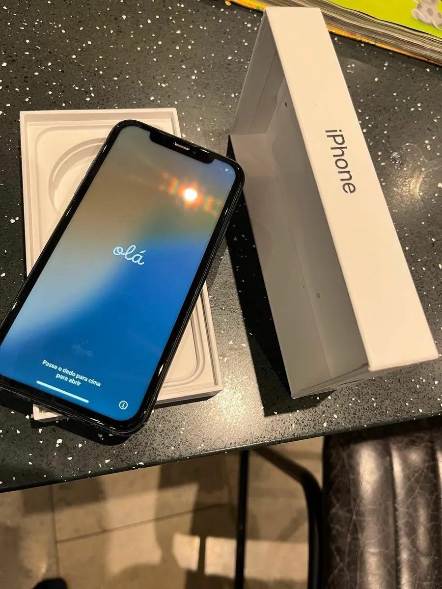 iphone 7- 92% battery - Image 1