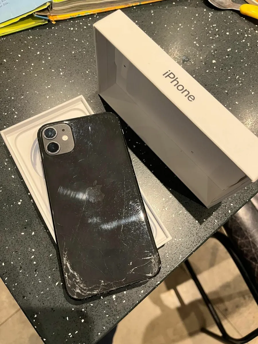 iphone 7- 92% battery - Image 2