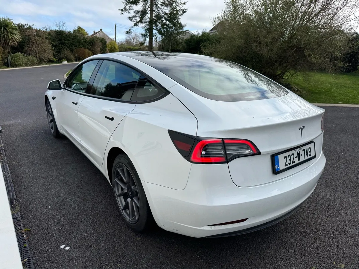 232 Tesla Model 3 RWD - Image 4