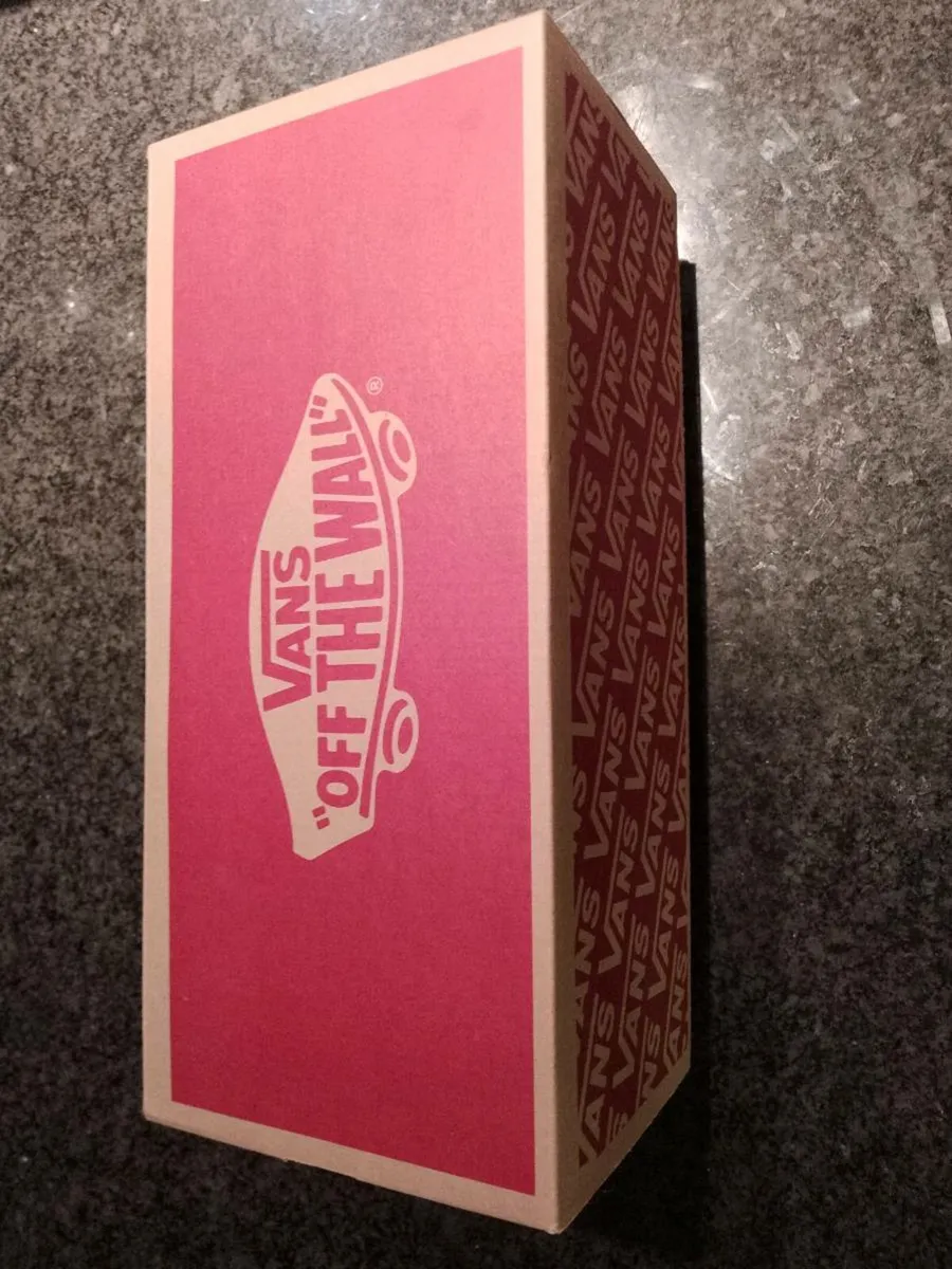 Vans Classic Slip Ons Size UK 6 - Image 2