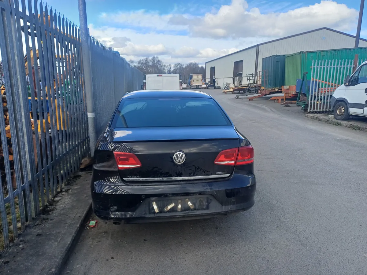 2013 VW PASSAT 1.6 2.0TDIBREAKING - Image 4
