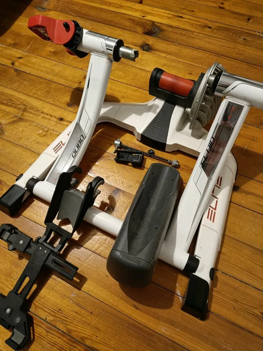 Elite Qubo Fluid Turbo Trainer with tablet holder - Image 2