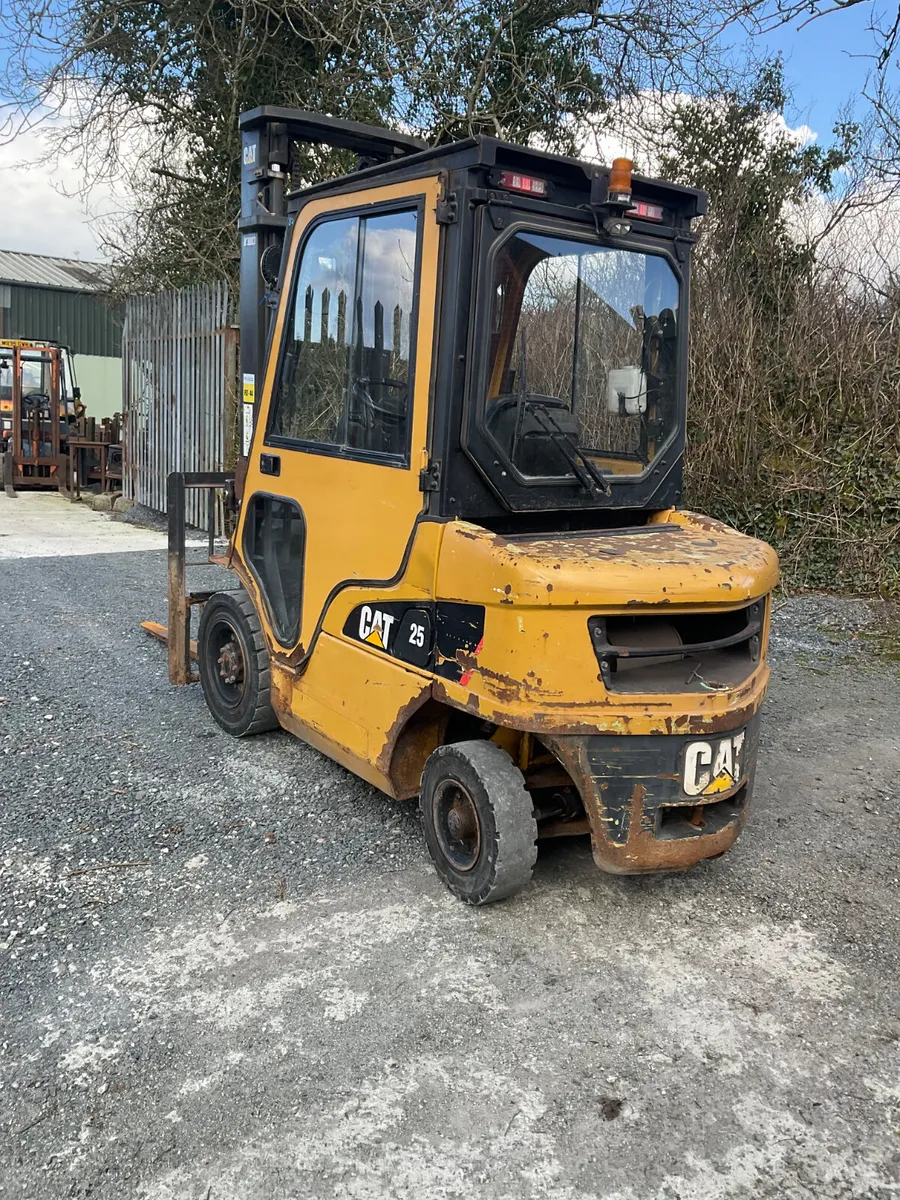FORKLIFT - Image 2