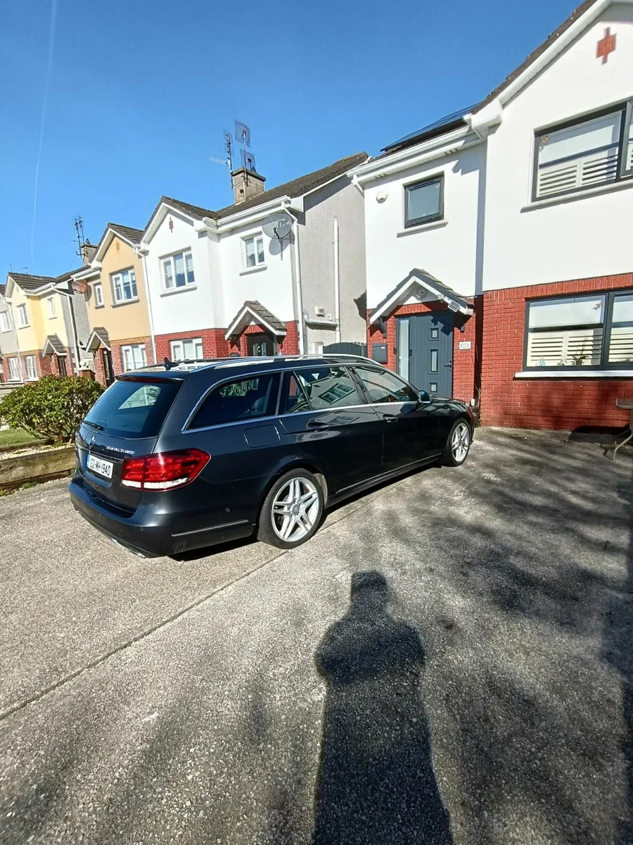 Mercedes-Benz E-Class Blue Tec Hybrid Estate - Image 4