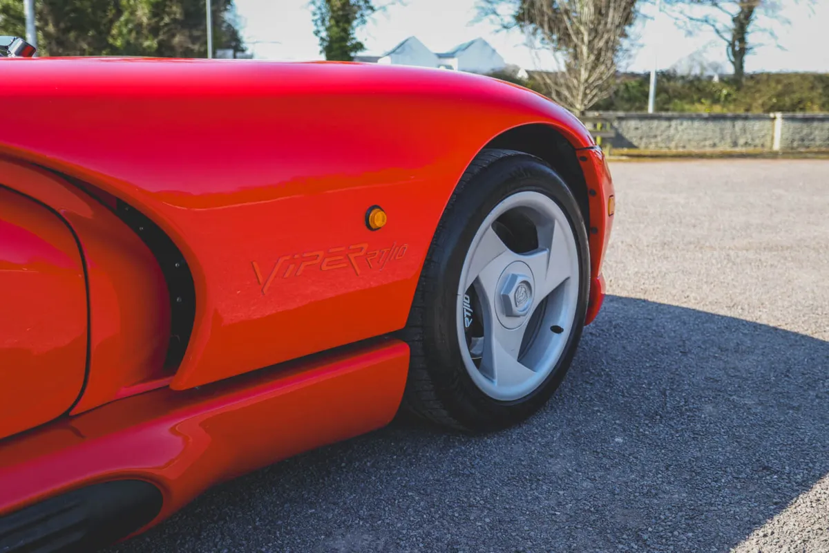 1994 Dodge Viper RT/10 (just 24k kms) - Image 3