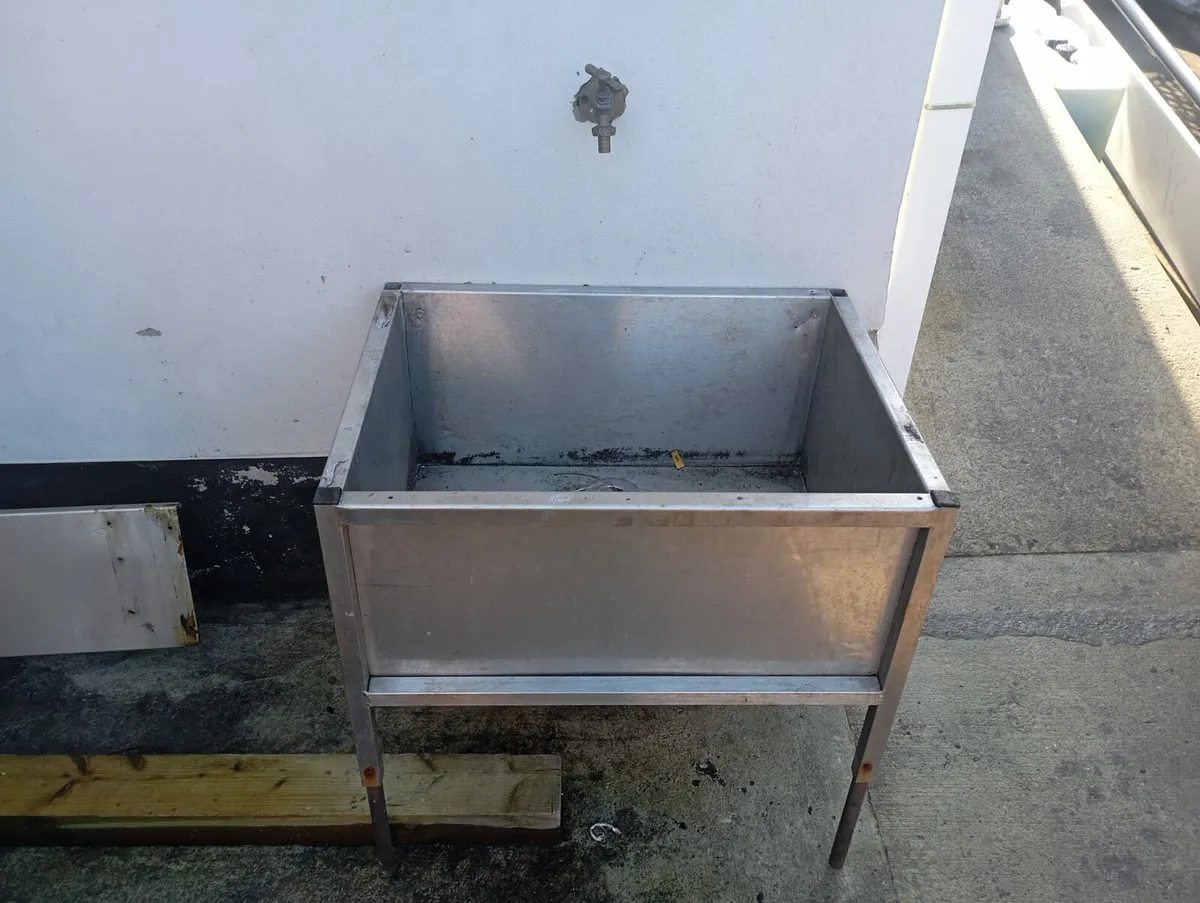 Catering equipment - Image 1