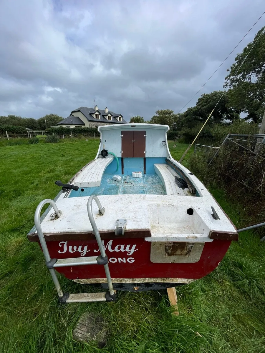 Boat for repair - Image 2