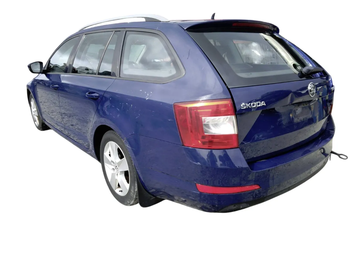 2015 SKODA OCTAVIA Breaking/Dismantling - Image 4