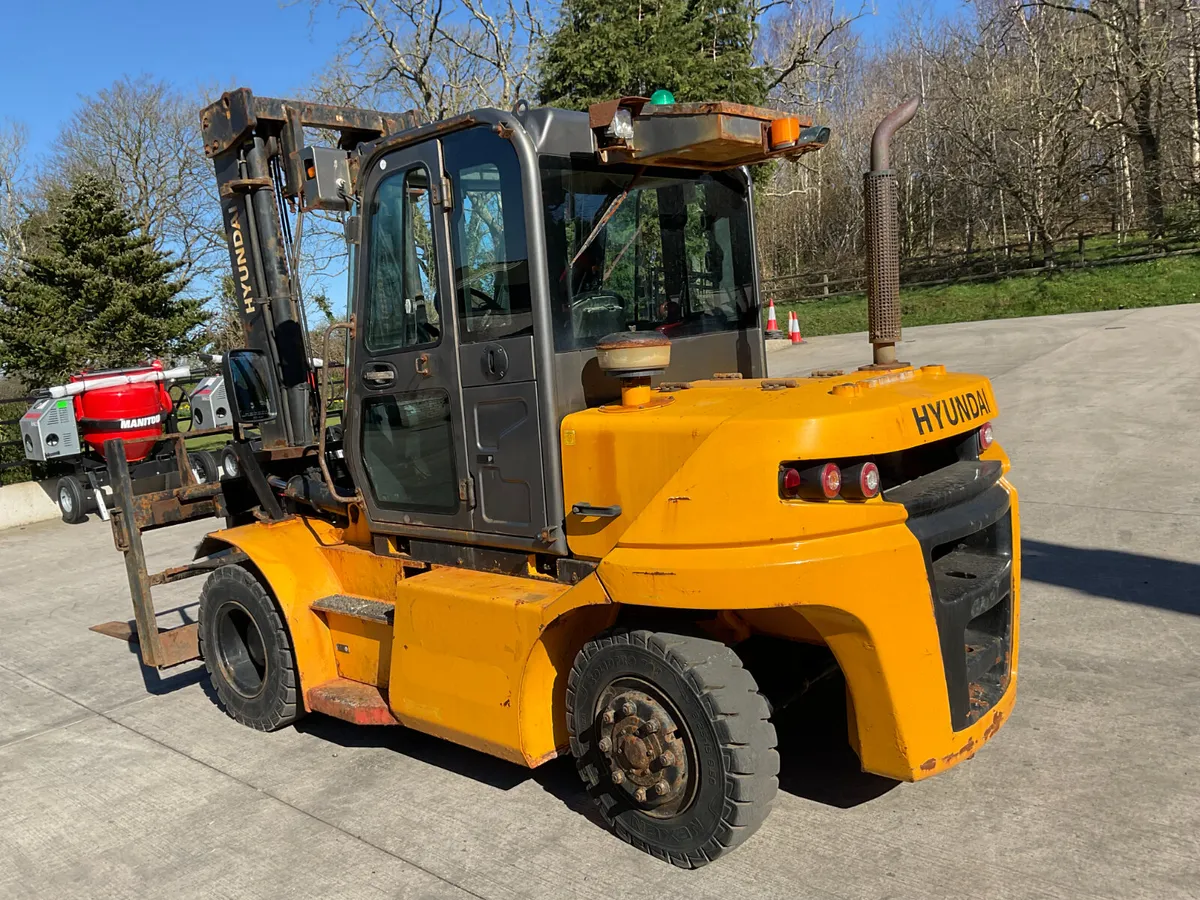 Hyundai 70 DA-9 Heavy Duty Forklift - Image 2