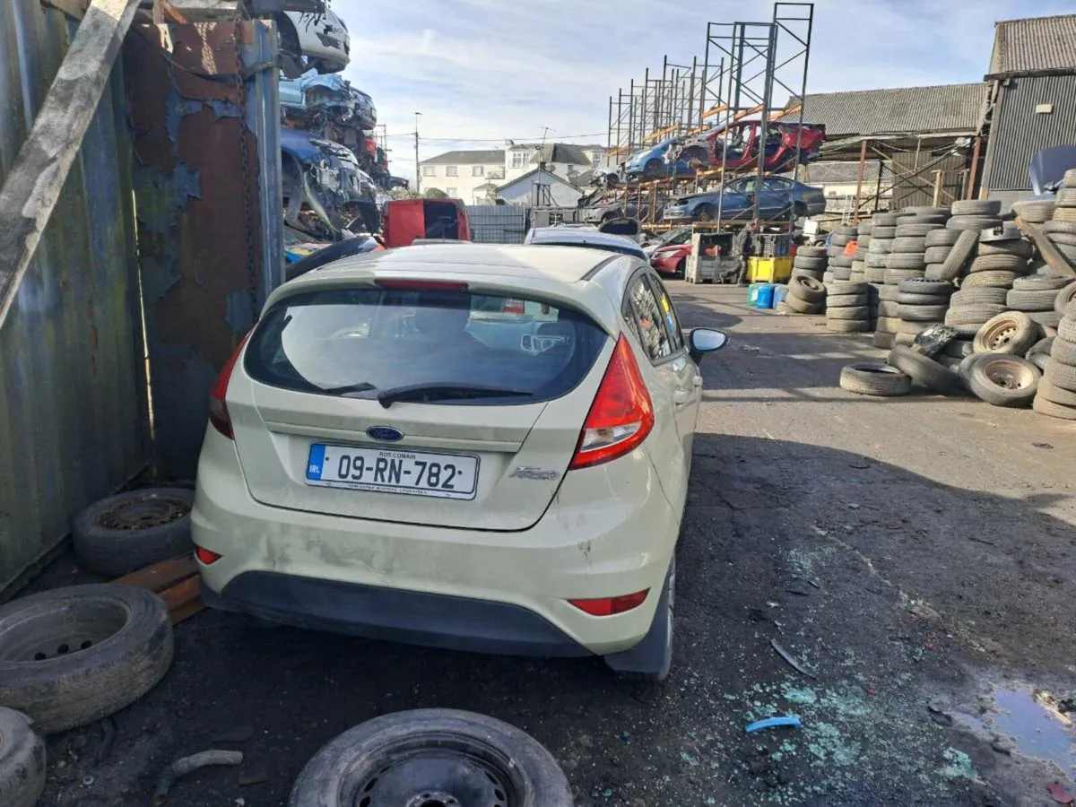 09 ford fiesta breaking for parts - Image 4