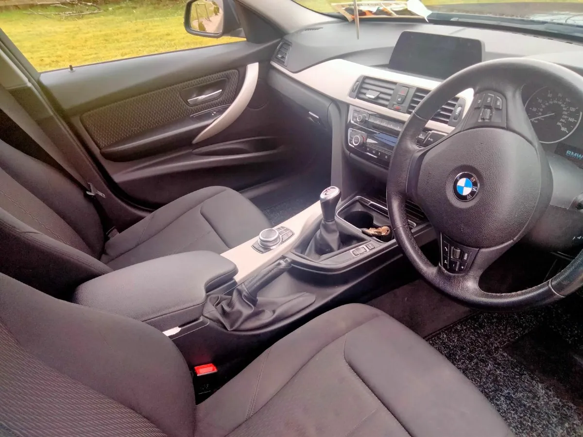BMW 318 F30 I SE 4dr - Image 4