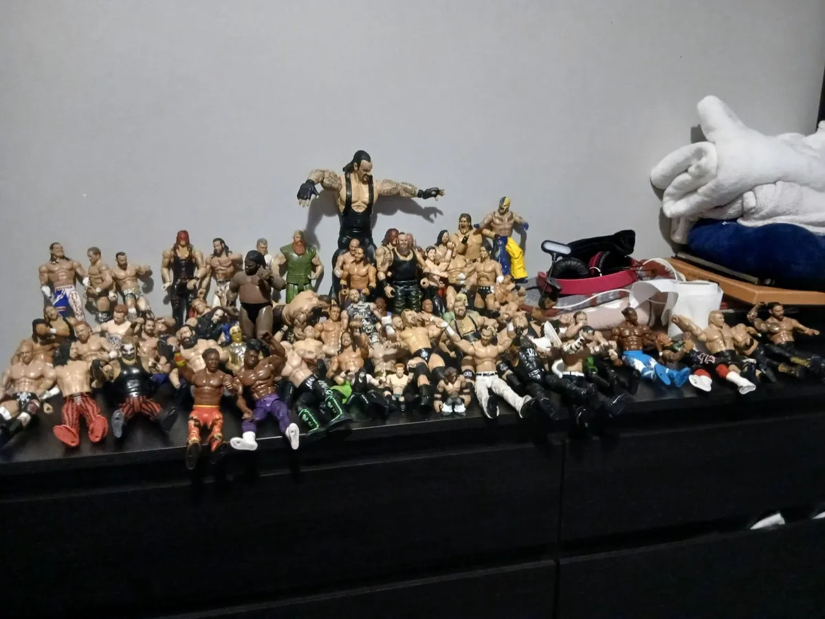 Wrestlers and Wrestling ring and other bits - Image 2
