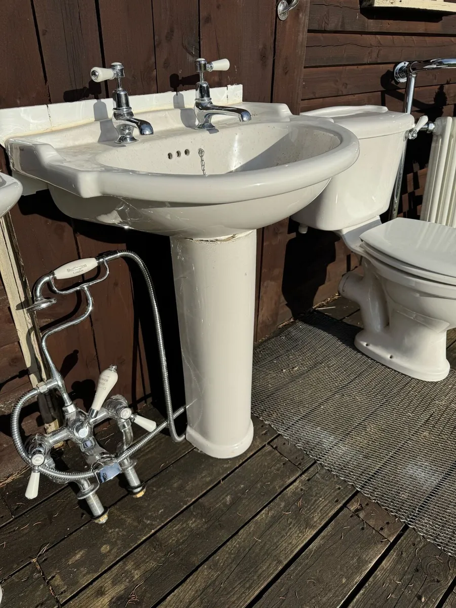 Bathroom set - Image 3