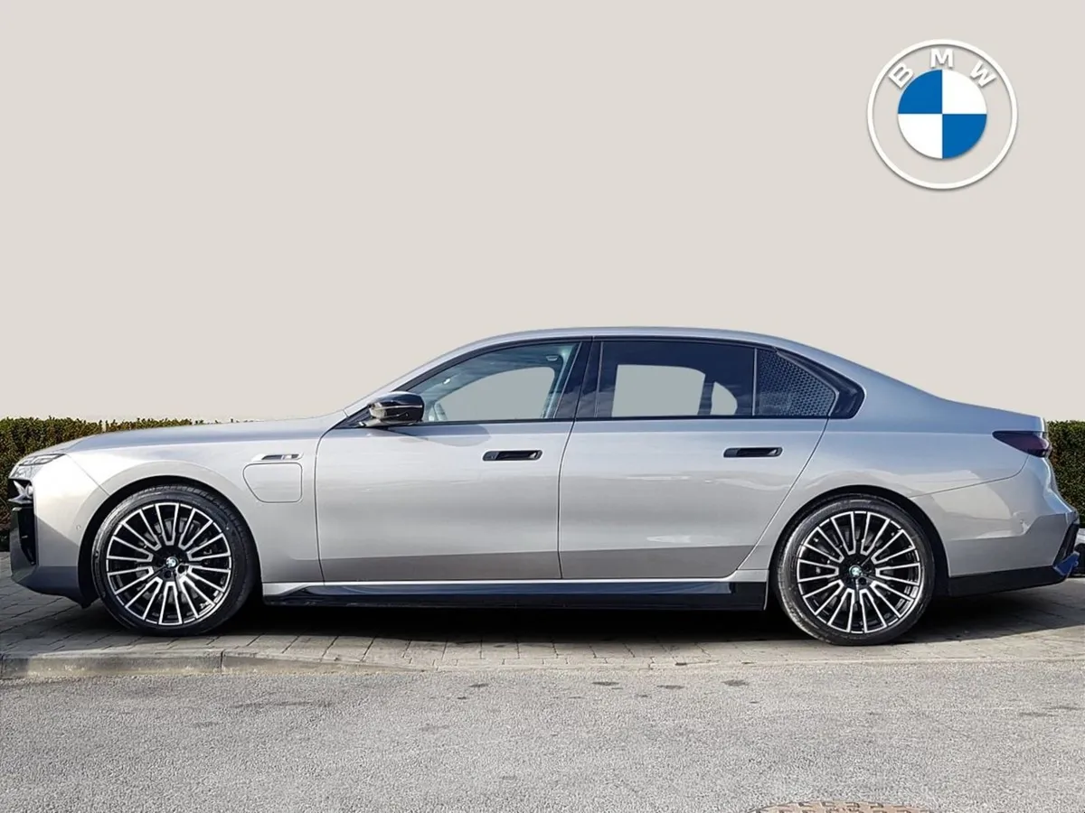 BMW 7 Series M760e Xdrive M Sport - Image 3