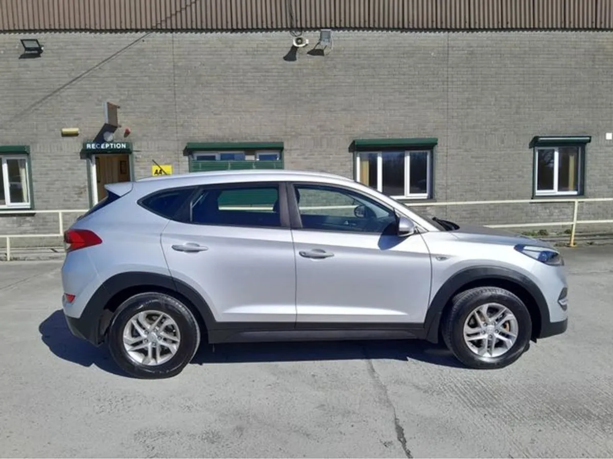 Hyundai Tucson Comfort 5DR - Image 2