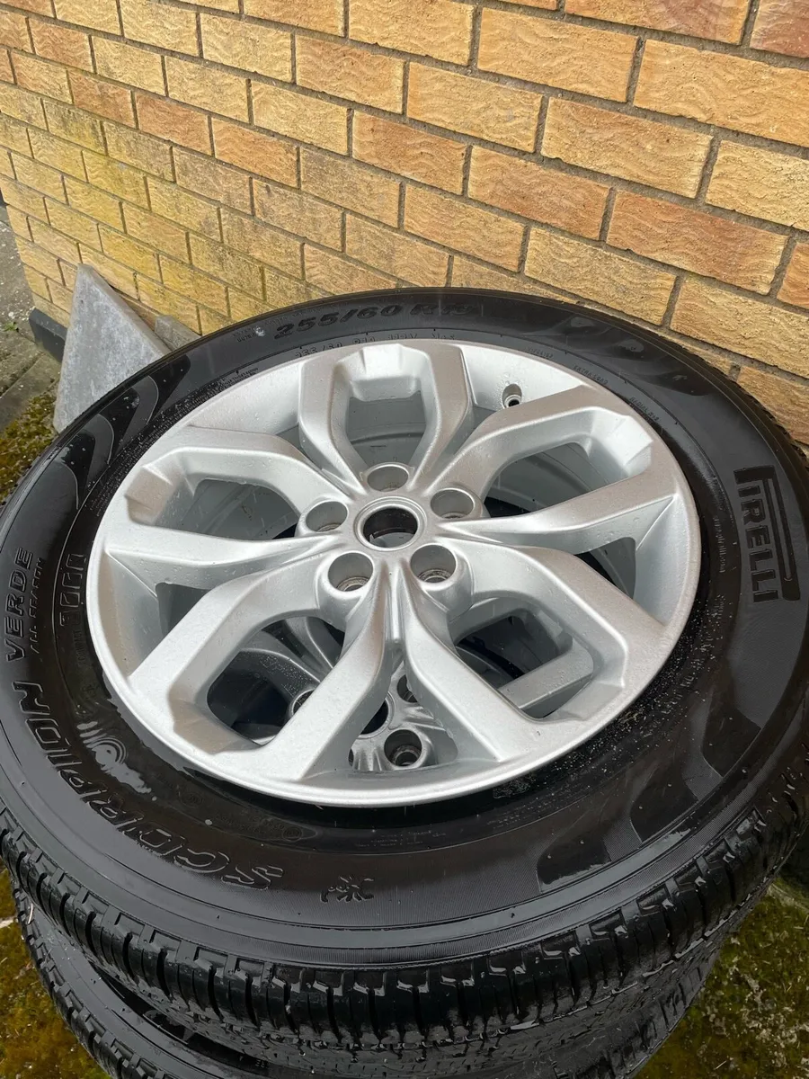 255/60 R 19 wheels, Pirelli tyres , Land Rover - Image 2