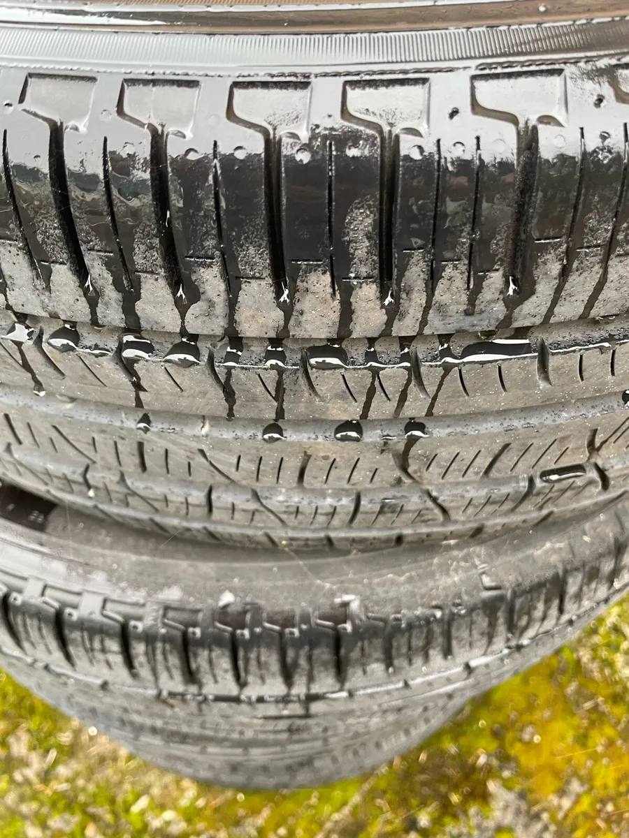 255/60 R 19 wheels, Pirelli tyres , Land Rover - Image 3