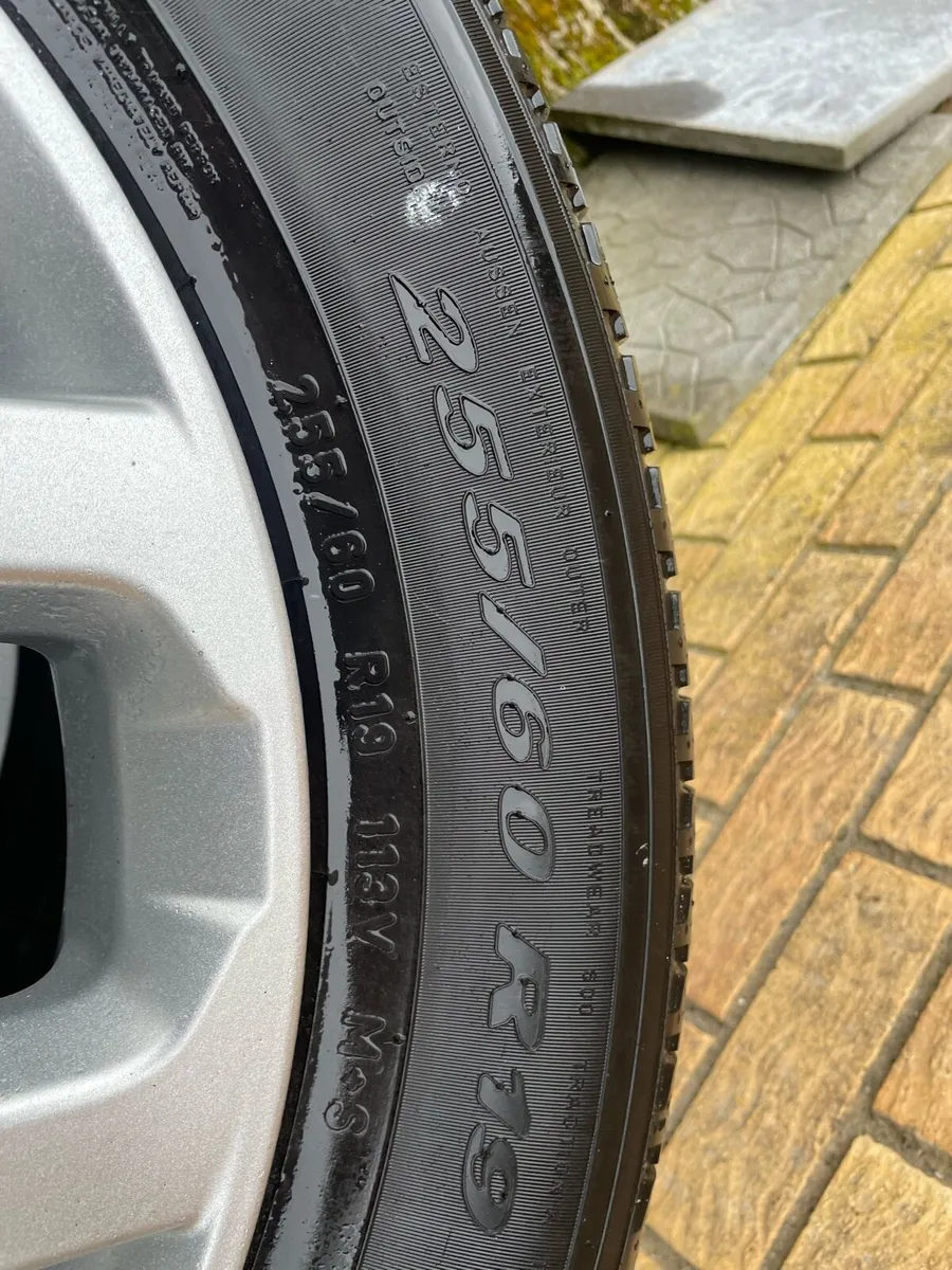 255/60 R 19 wheels, Pirelli tyres , Land Rover - Image 4