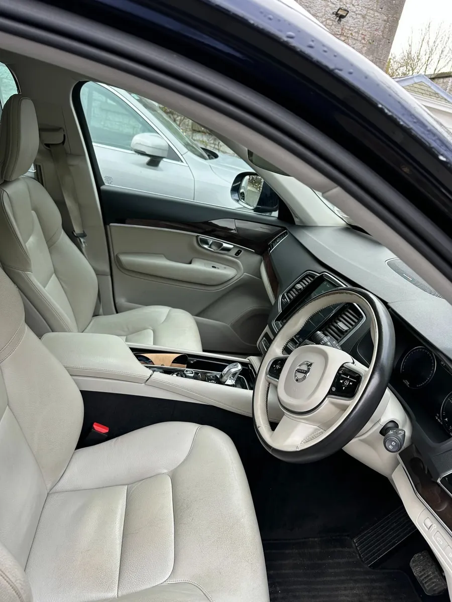Volvo XC90 - T8 Hybrid -  FVSH - 1 owner - Image 4
