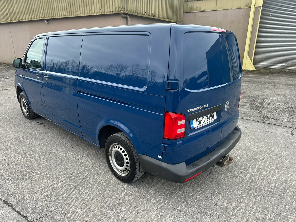 19 Volkswagen Transporter 2.0 tdi LWB DOE 8/26 - Image 4