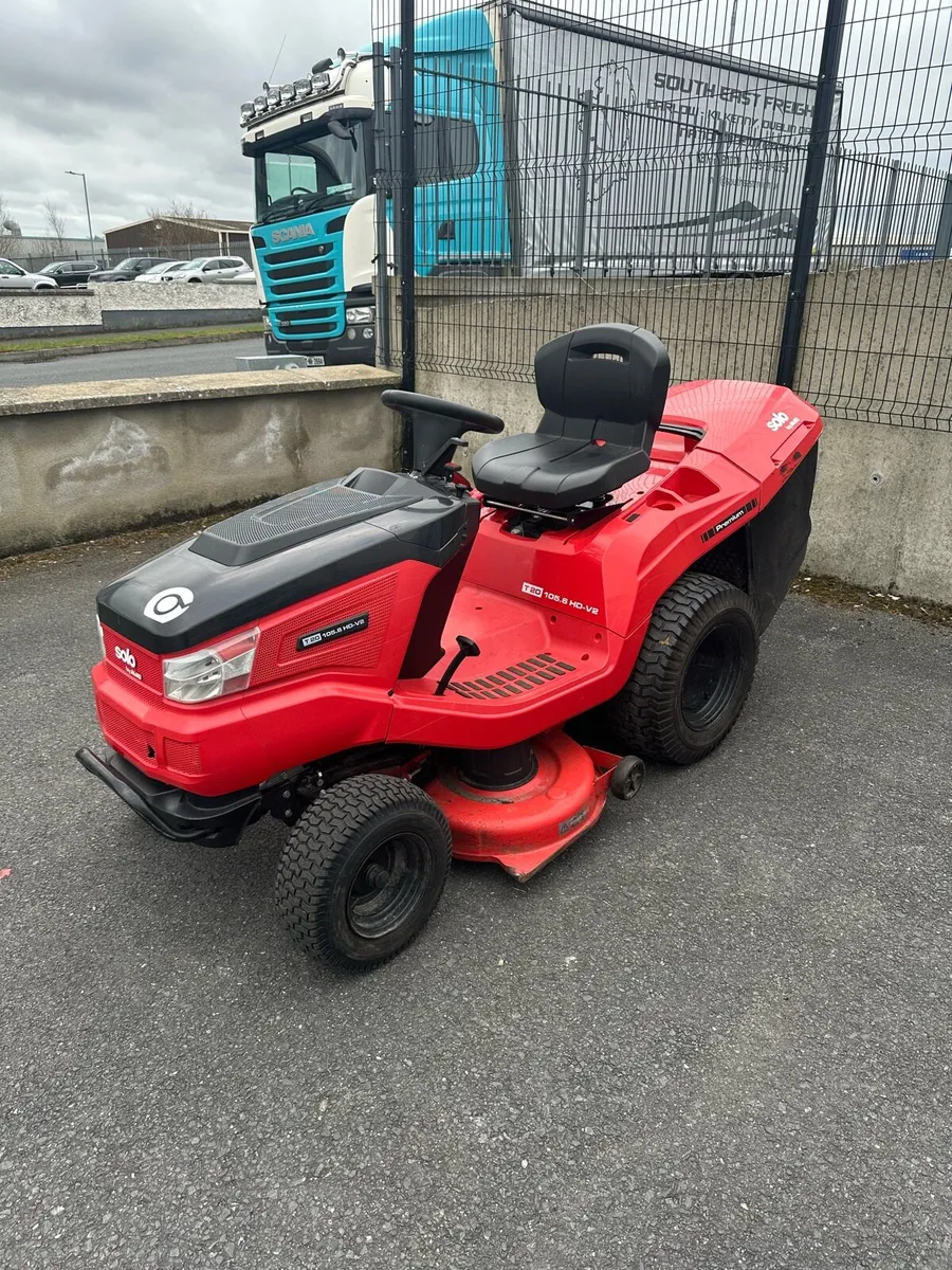 Solo T20 105.6HD-V2 ride on lawnmower - Image 1