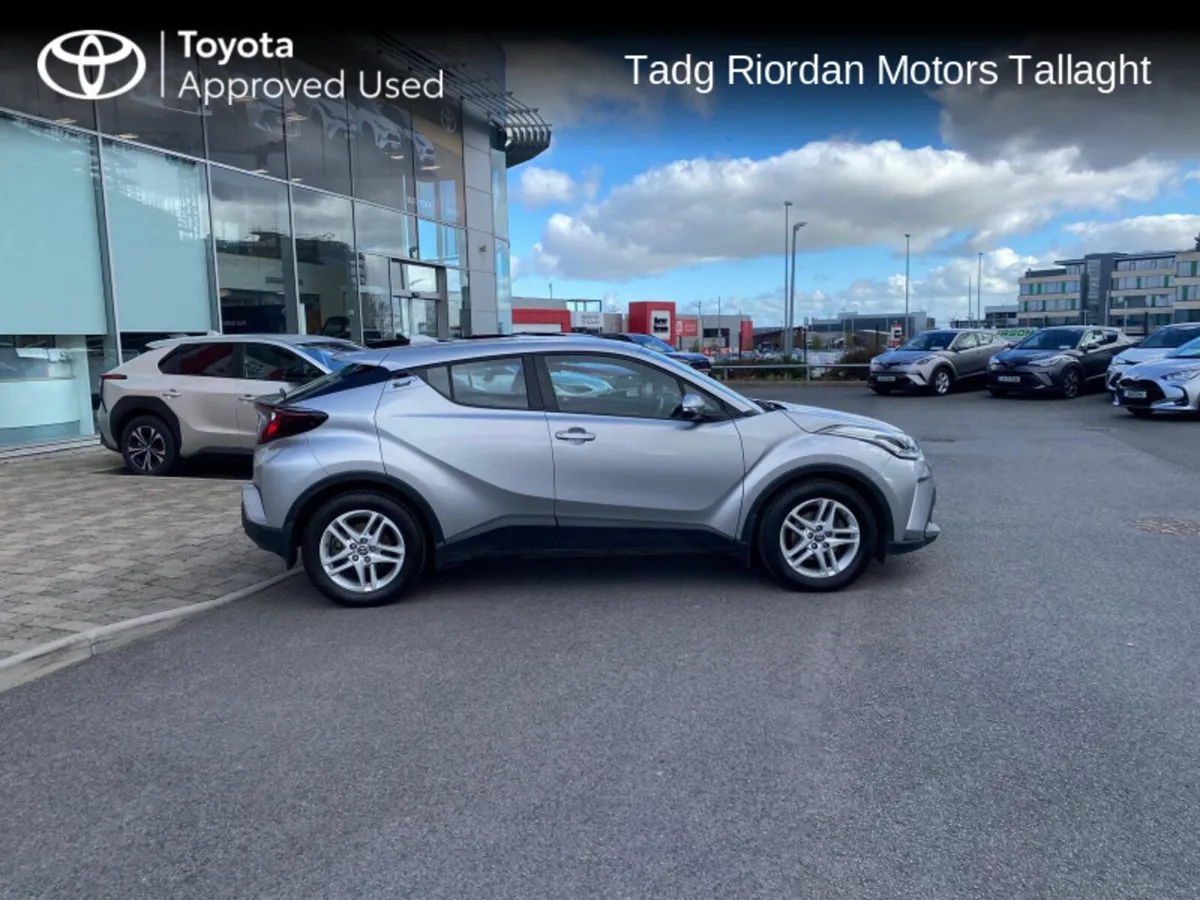 Toyota C-HR HYBRID LUNA - Image 3