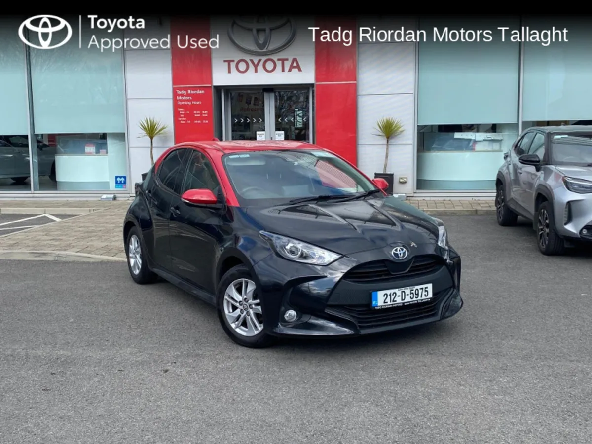 Toyota Yaris 1.0 LUNA - Image 1