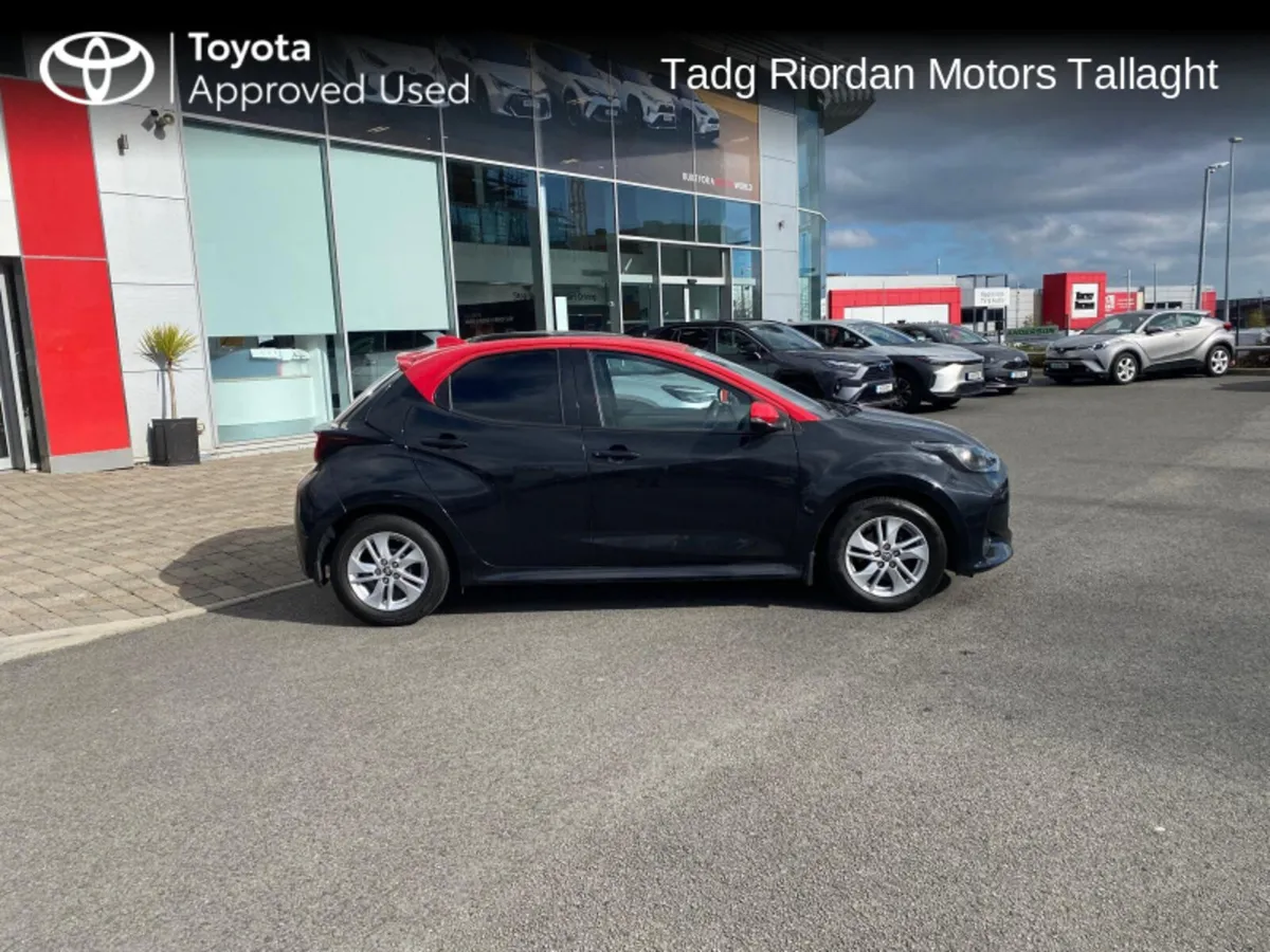 Toyota Yaris 1.0 LUNA - Image 3